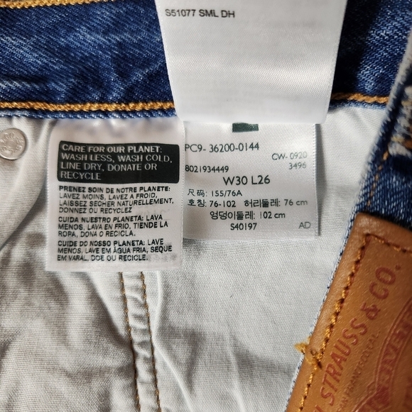 Levis Premium Wmns 501 Button Fly Distressed Cropped Jeans-Size 30x26 NWT - Picture 16 of 16